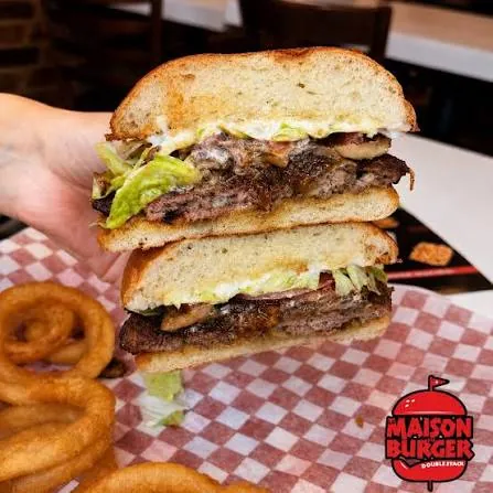 La Maison du Burger — Double Stack — Montreal (1)